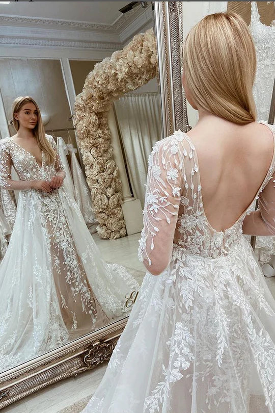 Vestido de novia sirena con espalda abierta y cola de encaje